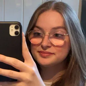Baby-sitter, tata depuis 8 ans, habituer des enfants
