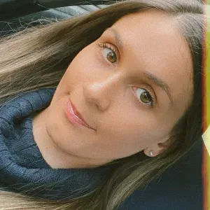 Empregada de limpeza responsável no Porto