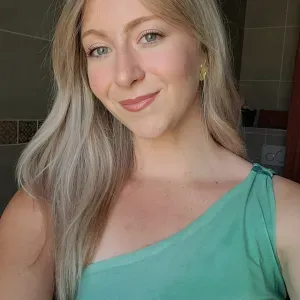 Étudiante 20 ans. Je me propose pour garder vos enfants