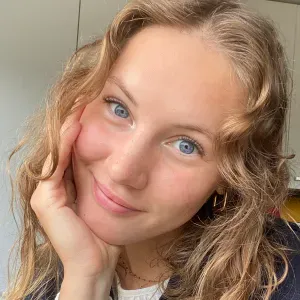 Étudiante et baby-sitter depuis 7 ans !