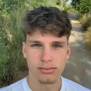 Cuidador de animales en el Baix Llobregat