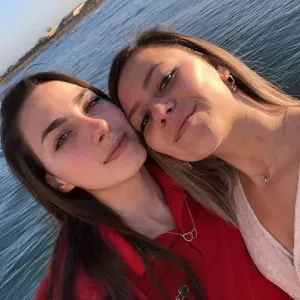 Femme de ménage minutieuse et consciencieuse 