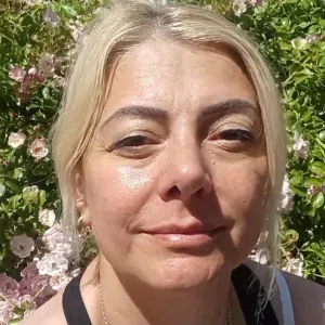 Surveillante à temps plein au lycée,  recherche 2ème emploi