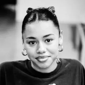 Une babysitter fiable pour tout l'été à Paris ☀️