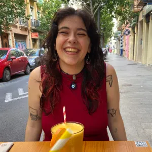 Niñera alegre a nivel profesional en Valencia