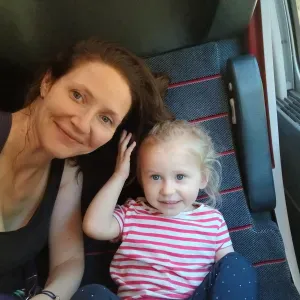 Je recherche une baby-sitter