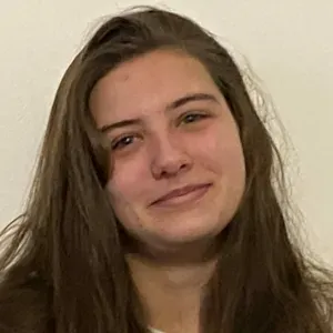 Étudiante, babysitter et animatrice BAFA