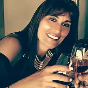 ofereço me como empregada domestica hora tempo inteiro ou pa