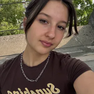 Baby sitter prête à vous aider !