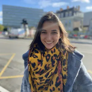 Baby-sitter expérimentée et passionnée