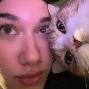 Petsitter étudiante à Tours, disponible dès 17h
