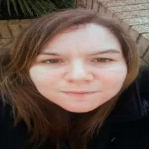 Addetta alle pulizie cerca lavoro a Roma