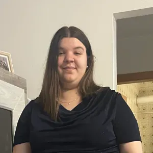 Baby-sitter avec 3 ans d'expérience.