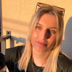 Baby-sitter expérimentée dans le 42 et 69