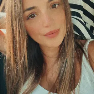 Procuro cuidador de cães 