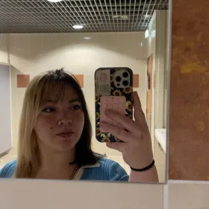 Ancienne surveillante dans un collège 