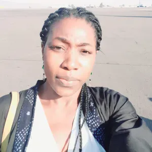 Nounou vivante à Bruxelles disponible