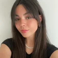 Cuidadora de 20 años estudiante de Magisterio Infantil