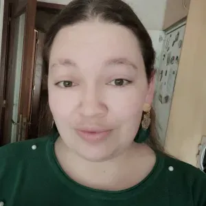 Faço limpezas/passo a ferro e demais serviços 