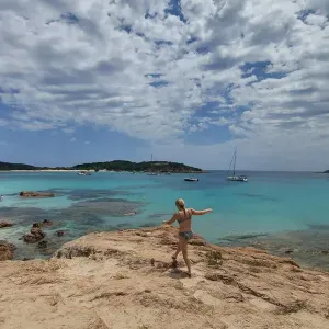 Offerta di lavoro per babysitter – assistenza all'infan...