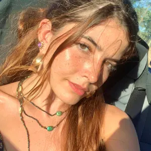 Babysitter com experiência e disponibilidade!  +3 idiomas 