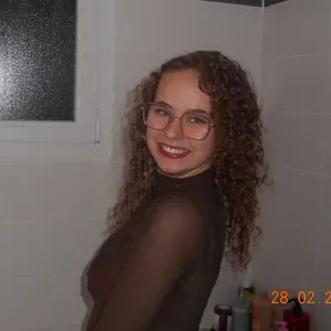 Baby-sitter douce et fiable à Jaunay-Marigny et alentours