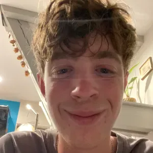 Baby-sitter nouveau qui veut se faire de l'expérience 