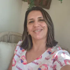 Empregada de limpeza responsável 