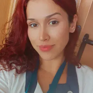 Cuidadora Compassiva em Lagos 