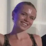 Jeune baby-sitter à Pont du Château