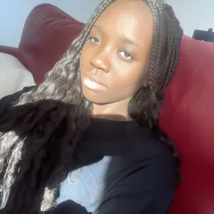 Baby-sitter expérimenté à Marly-Le-Roi 