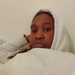 Preciso de ajuda para encontrar um trabalho de auxiliar