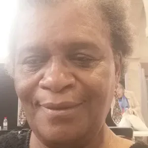 Bonjour je suis doggsyter et catsytter a paris 11eme e