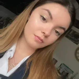 Baby-sitter à blere ou. Tours !!