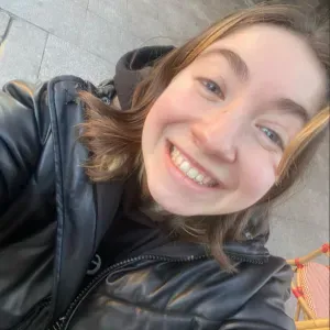 Cuidadora de mascotas en Barcelona, apasionada y responsable