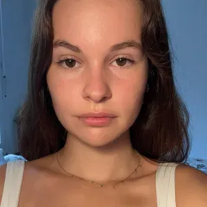 Baby-sitter véhiculée à Pau, bienveillante, douce.