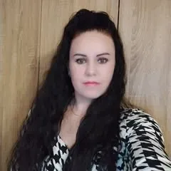 Прибираю будинки ,квартири,мию вікна.