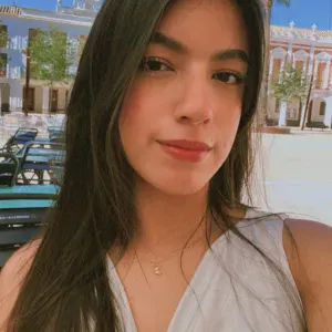 ¡Empleada de servicio responsable en parís! 