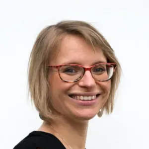 Professionnelle expérimentée, éducatrice de jeunes enfants