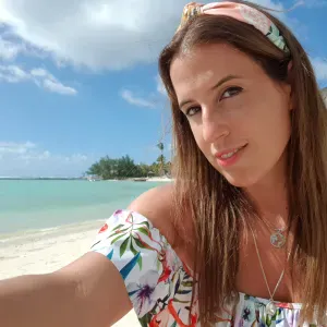 Procuro funcionária de limpeza