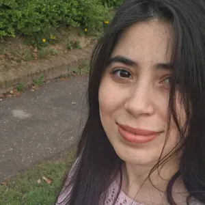 AIDE A DOMICILE , ménage, gard d enfant , garde des animaux 