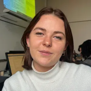 Baby-sitter ponctuelle – Disponible et expérimentée