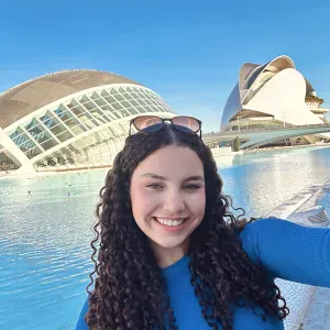 Niñera responsable y cariñosa en Valencia