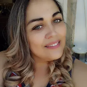 Sou mãe de 3 filhos tenho experiência com todas as idades 