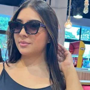 Tenho experiência com limpeza e babá. 