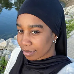 Babysitter available in London