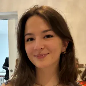 Baby-sitter expérimentée à Paris !