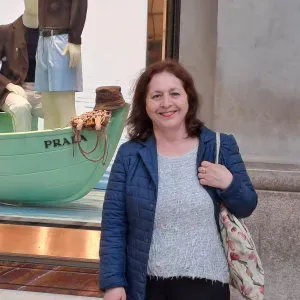 Addetta alle pulizie, stiraggio a Milano