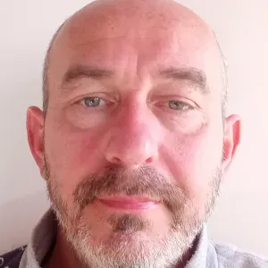 Addetto alle pulizie domestiche e giardini 