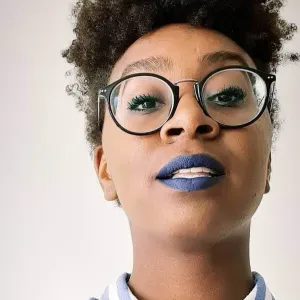 Baby-sitter créative et expérimentée